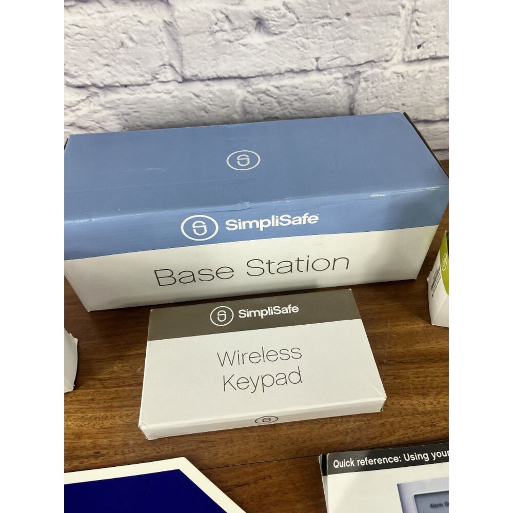 SimpliSafe Wireless Home Security System GEN 1 LOT Base, 2 Motion, Keypad, Siren - Picture 6 of 13